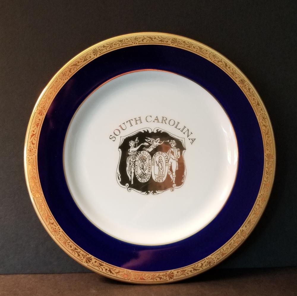 🆕 VINTAGE Decorative Plate - 7.5" Dia